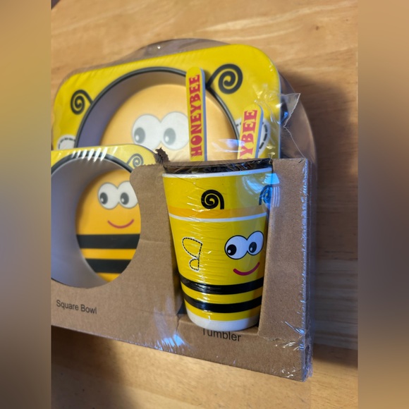 Bamboo Ware Kids Bumble Bee Dinner Set - Picture 4 of 9
